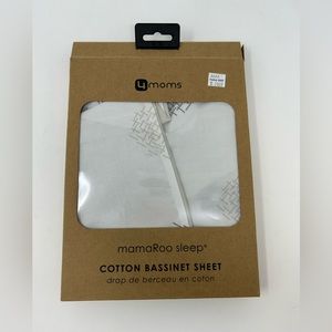 New in box 4Moms White Patterned Cotton Bassinet Sheet